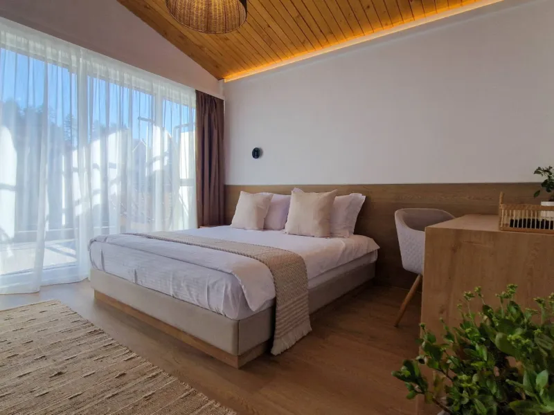 Waterside Houses / Waterside SPA Hotel - сграда и двор